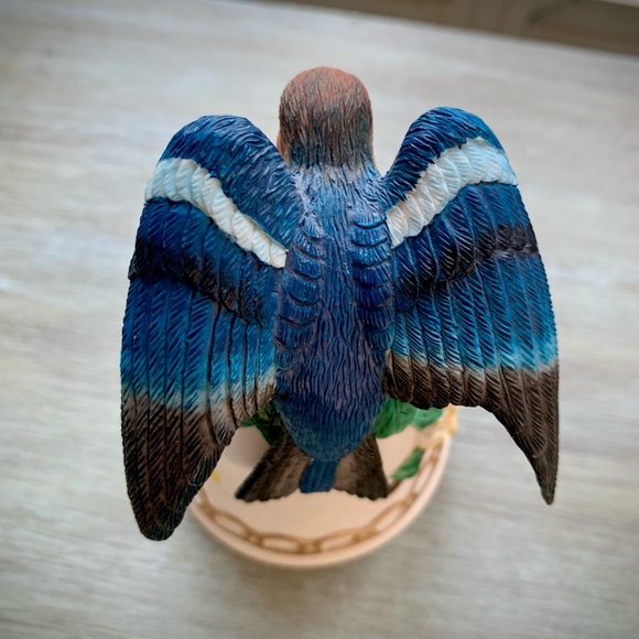 Collectable Heritage House Bluebird Bell windable Music Box plays Love Story - Picture 4 of 6